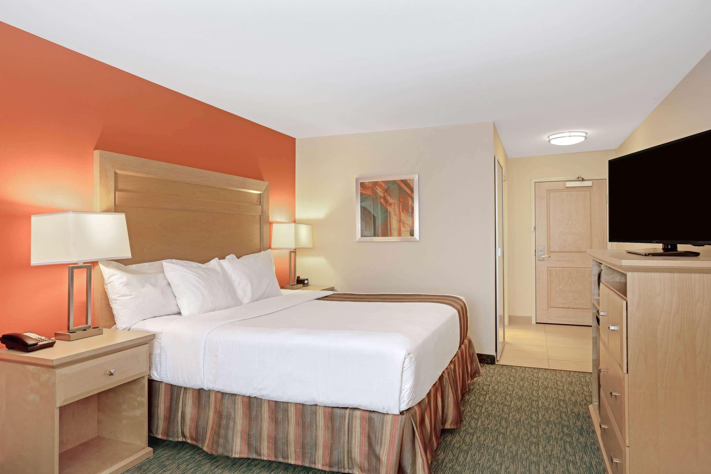 La Quinta By Wyndham Grand Forks Hotel Exterior photo