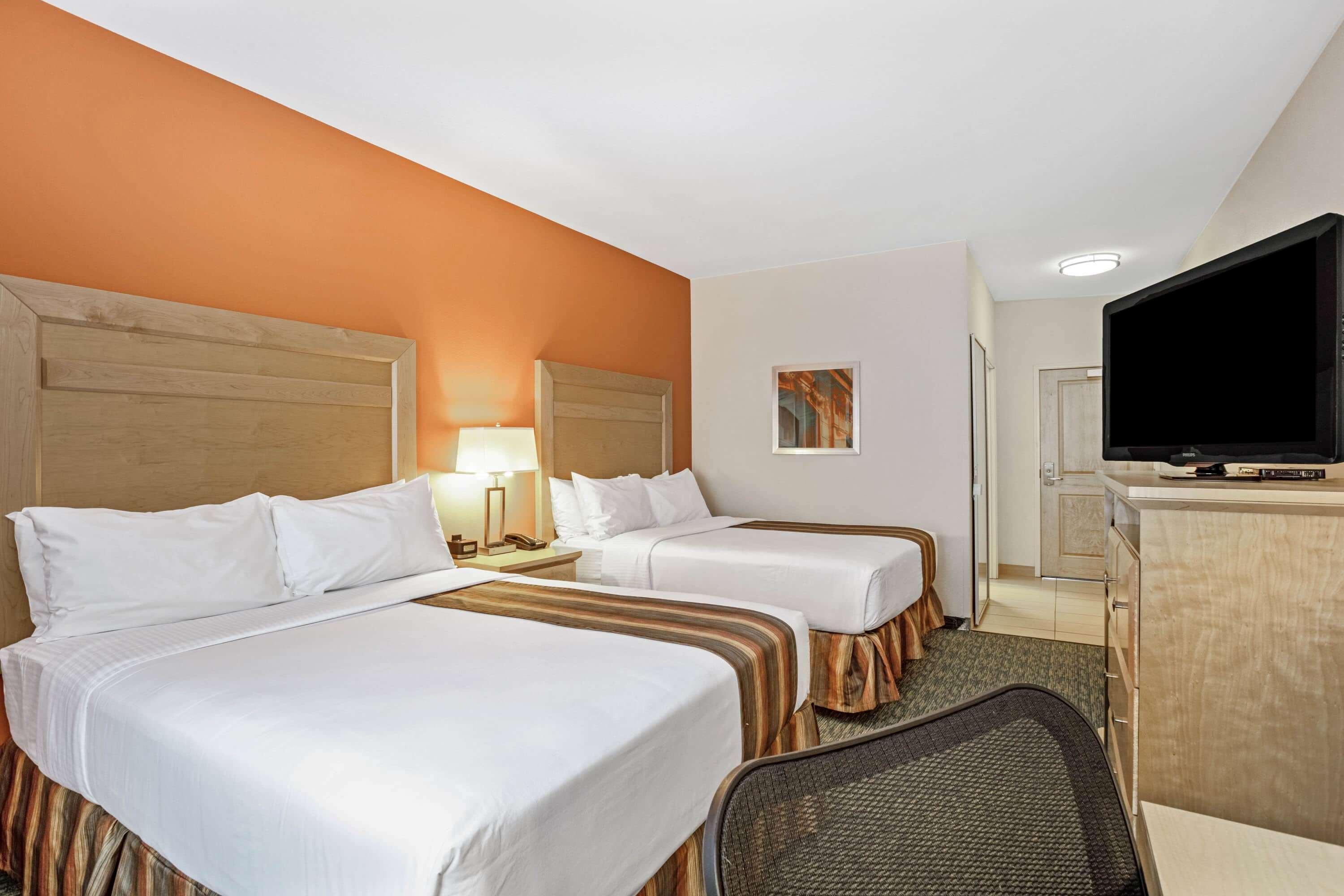 La Quinta By Wyndham Grand Forks Hotel Exterior photo