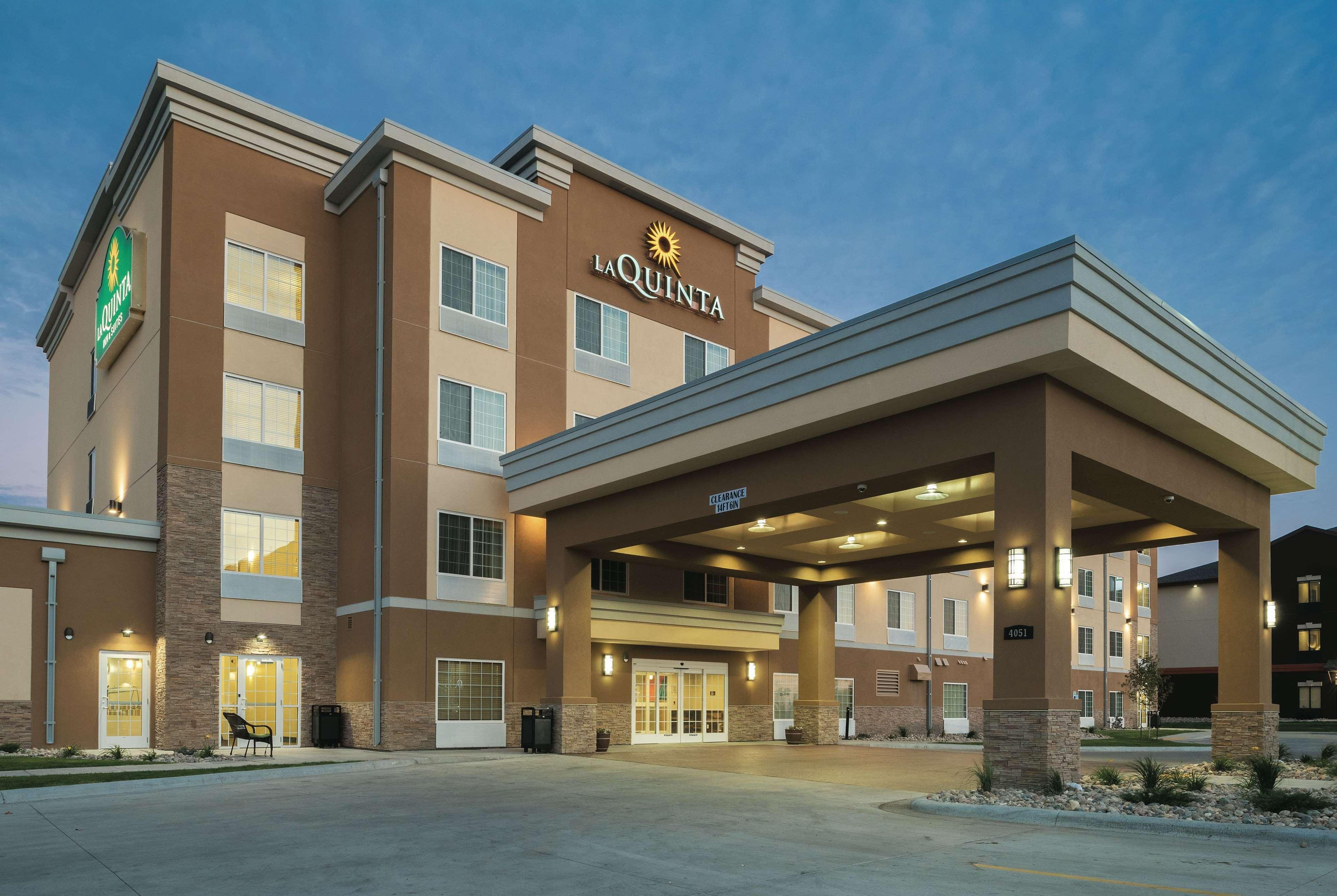 La Quinta By Wyndham Grand Forks Hotel Exterior photo